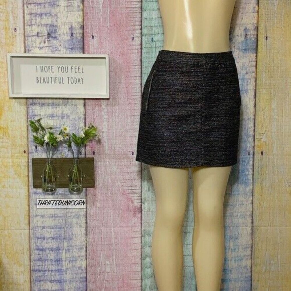 Forever 21 ladies multi colored Knit mini skirt With Pockets size Medium